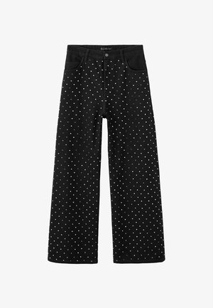 Jeans neri a gamba larga con embellishments in chiodini argentati che coprono uniformemente il davanti e il retro, dotati di tasche frontali e passanti per cintura.