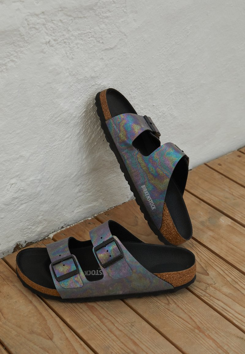 Damen Sneaker | Birkenstock ARIZONA MF VEGAN NARROW Hausschuh iridescent black/schwarz - AL20973 Damen Sneaker | Birkenstock ARIZONA MF VEGAN NARROW Hausschuh iridescent black/schwarz - AL20973