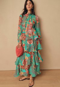 Next PREMIUM LONG SLEEVE TIERED BOHO OCCASION - Maksikleit - bright green paisley print
