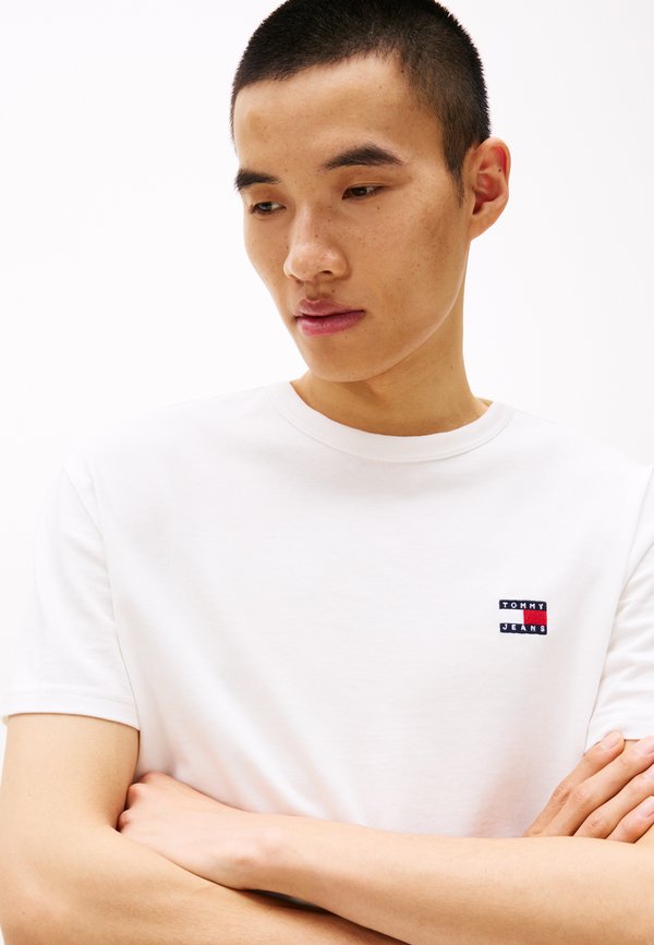 BADGE TEE - Basic T-shirt - ecru2