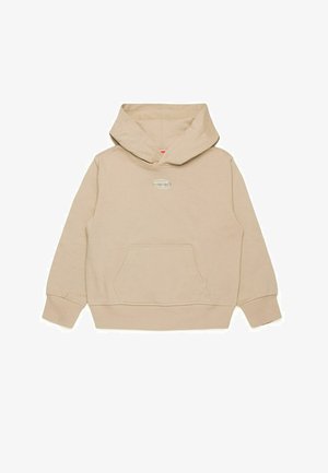Felpa con cappuccio beige realizzata in morbido tessuto, dotata di una tasca frontale, polsini a coste e un piccolo logo metallico sul petto.