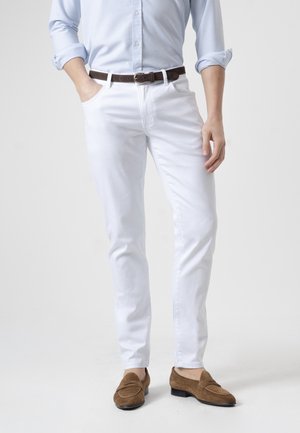 PuroEgo, PANTALÓN CINCO BOLSILLOS - Vaqueros rectos - blanco
