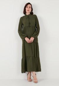 REGULAR FIT - Robe longue - khaki