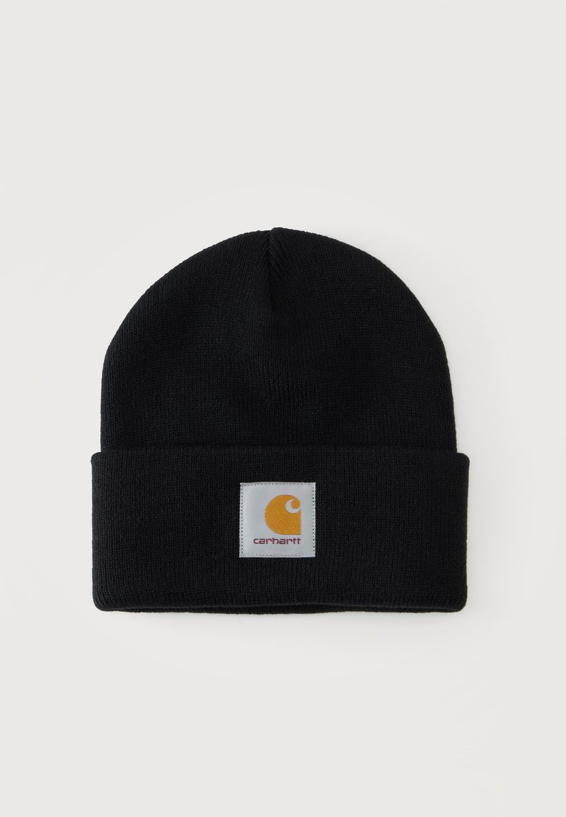 Berretto nero in maglia con risvolto, con una toppa quadrata bianca con logo Carhartt giallo e testo rosso sul davanti.