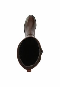 Botte en cuir marron, hauteur genou, avec un bout rond, une texture lisse et une fermeture éclair sur le côté. L'intérieur est sombre et doublé.
