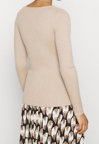 ARKET Stickad tröja - beige