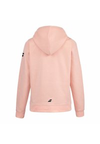 Sudadera rosa clara con capucha, mangas largas, puños acanalados y dobladillo. Presenta acentos de logo negro en el hombro izquierdo y en la parte inferior.