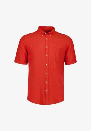 Chemise rouge à manches courtes avec des boutons, col boutonné et poche poitrine, présentée sur un fond blanc.