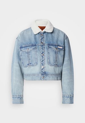 Cropped denim jacket in light blue, featuring a white, fluffy collar, silver buttons, and two front pockets with visible stitching details.