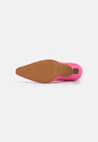 Chio Saltos altos - chicle tibet