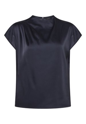 Blouse en satin bleu marine à manches courtes avec encolure ronde, plis subtils sur l'épaule gauche et fermeture éclair au dos.