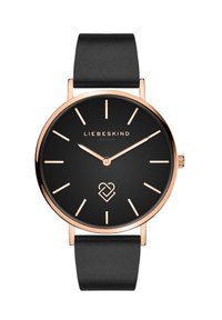 Schwarze Armbanduhr mit einem glatten schwarzen Armband, runder Gehäuse in Roségold, minimalistisches Zifferblatt, passende Zeiger und ein herzförmiges Logo am unteren Rand.