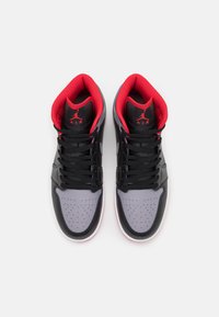 Jordan AIR JORDAN 1 MID - Sneakers alte - black/cement grey/fire red/white