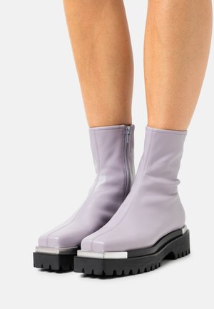 Jeffrey Campbell Botki na platformie