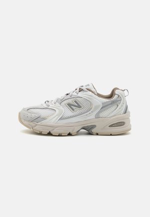 Sneakersy niskie