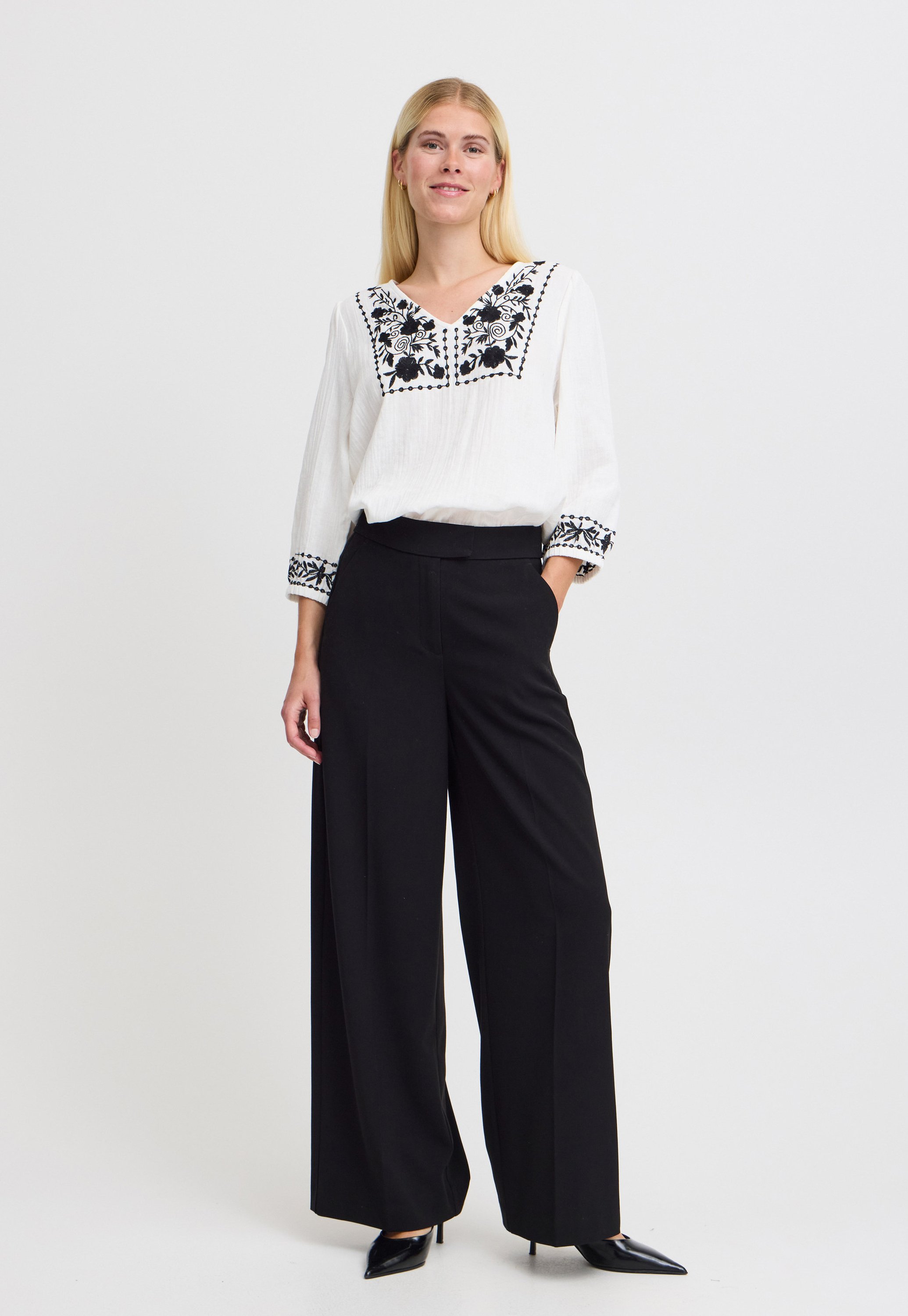 売れ筋商品|||ビーヤング シャツ レディース トップス BYICOLET VNECK - Blouse - black mix ビーヤング レディース シャツ トップス BYICOLET VNECK