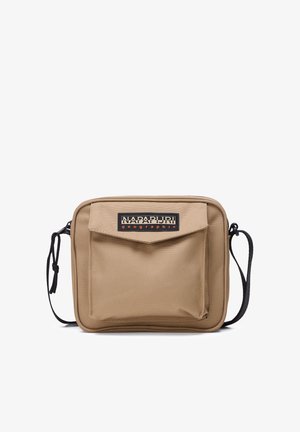 Kompakte rechteckige beige Umhängetasche mit Frontklappentasche und schwarzem verstellbarem Schulterriemen.