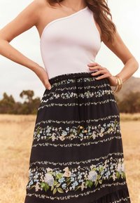 Lipsy Maxi szoknya - black floral