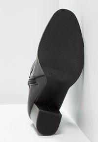 Caprice Botines - black