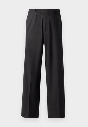 Pantaloni neri a gamba larga realizzati in tessuto liscio, con un davanti piatto, cintura e senza tasche o decorazioni visibili.