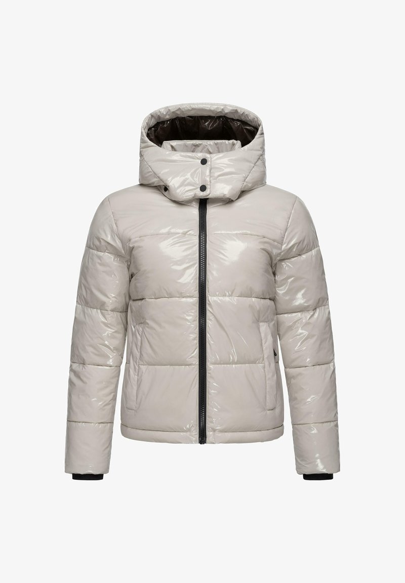 Pufová bunda ve světle béžové barvě, s lesklým povrchem, kapucí, předním zipem a černými akcenty na manžetách a zipu.