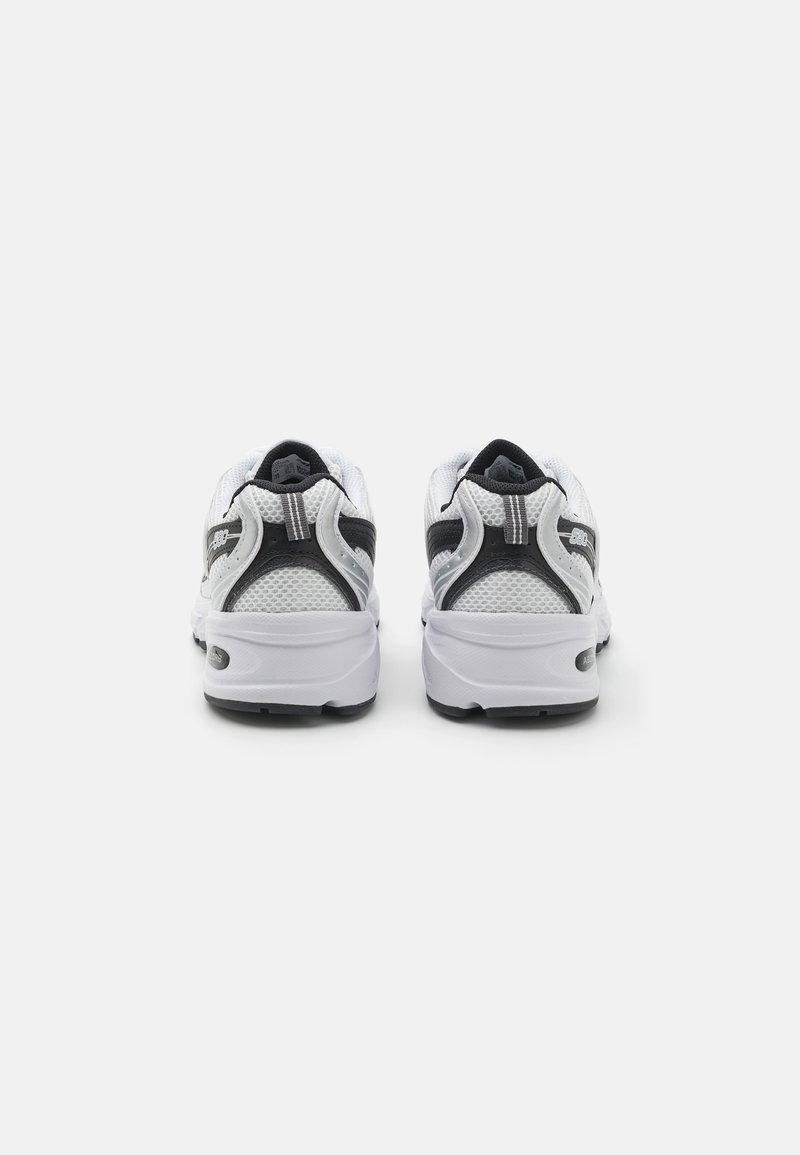 New Balance MR530 UNISEX - Sneaker low - white/weiß - Zalando.de