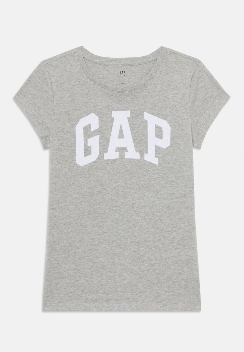 T-shirt gris à manches courtes en coton, avec un grand logo "GAP" blanc sur la poitrine. Encolure ronde, texture douce, coupe classique.
