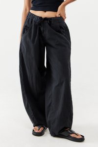 BDG Urban Outfitters CARTER COCOON PANT - Kelnės - black