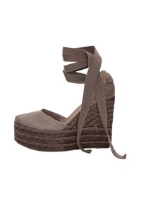 Sandale cu toc - brown