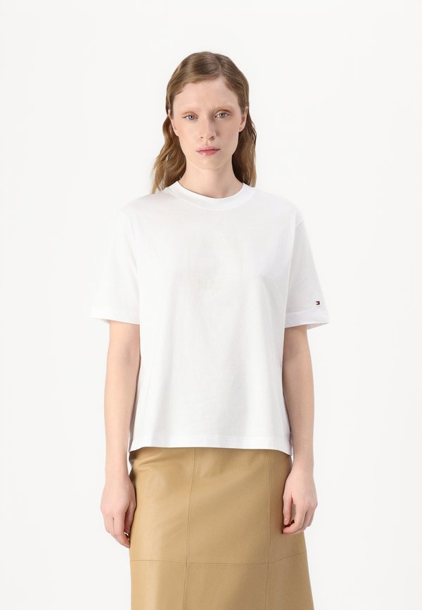 OUTLINE FLAG TEE - Print T-shirt