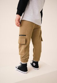Next UTILITY JOGGERS.  - REGULAR FIT - Cargobukser - tan brown
