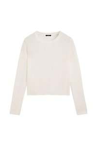 Maglione bianco a maniche lunghe, lavorato a maglia, con scollatura a girocollo e orlo leggermente accorciato, esposto in piano su uno sfondo bianco.