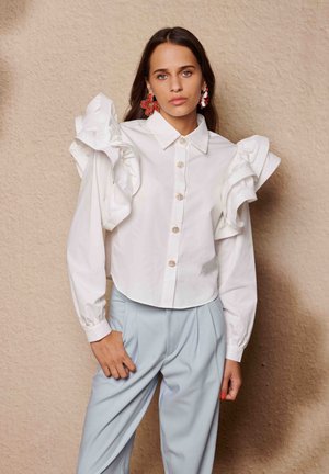 AFTERGLOW RUFFLE BLOUSE - Button-down blouse - white