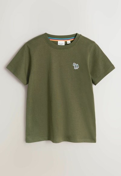 Olivengrøn bomuld t-shirt med korte ærmer, rund halsudskæring og et lille broderet zebra-design på brystet. Glat tekstur.