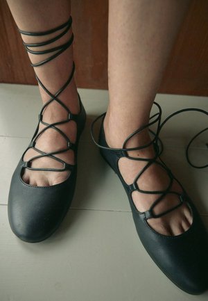 Ballerine con cavigliera - black