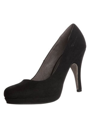 Schwarzer Wildleder-Damenschuh mit abgerundetem Zehenbereich und schlankem Stiletto-Absatz, in Dreiviertelansicht auf weißem Hintergrund.