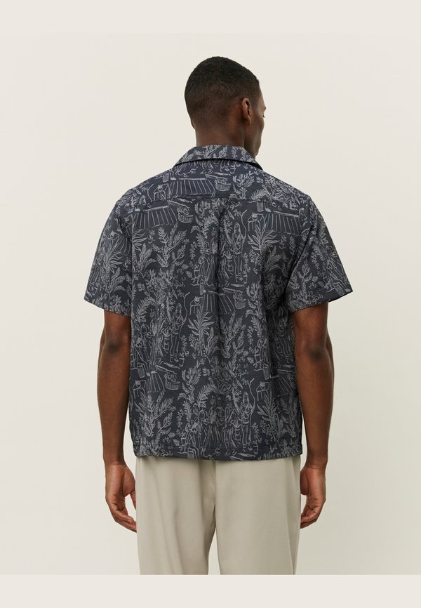 LESLEY DANCING - Shirt3