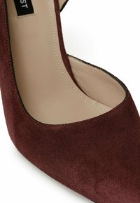 Escarpins Nine West à Bride - Taille 7.5 M - Cuivre/marron - Excellent état Occasion