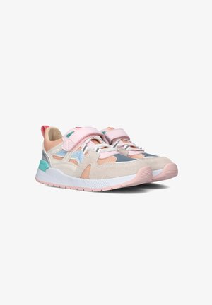 Bunte Sneaker mit einem Obermaterial aus Netz und Wildleder in Pink, Blau und Beige; mit Klettverschlussriemen und einer strukturierten Sohle für besseren Grip.