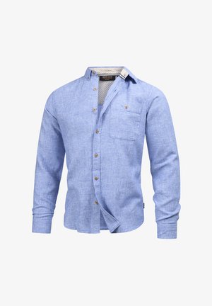 Plava karirana košulja dugih rukava s kragnom na gumbe, jednim džepom na prsima, drvenim gumbima i teksturiranim materijalom. Vidljivo ukrasno šivanje.