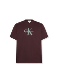 Camiseta de algodón burdeos con un destacado logo de Calvin Klein en azul claro, de manga corta y diseño clásico de cuello redondo.