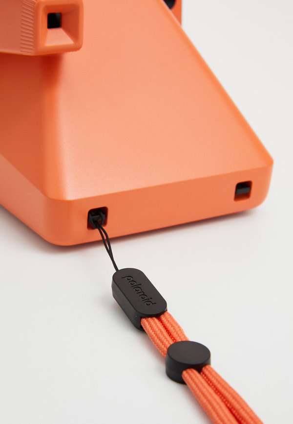 NOW+ GENERATION 3 UNISEX - Camera - coral3