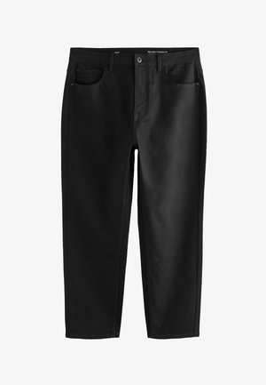 Czarne, luźne dżinsy o zwężanym kroju, z przodu zapinane na guzik i suwak, z pięcioma kieszeniami, pokazane na białym tle.