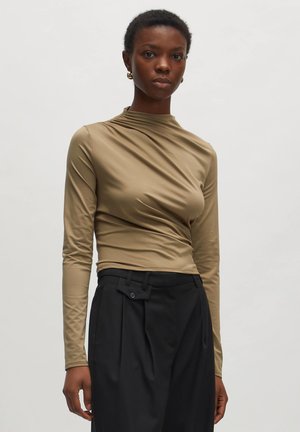 Long sleeved top - braun