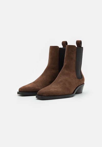 Proenza Schouler BRONCO CHELSEA BOOTS - Stövletter - brown