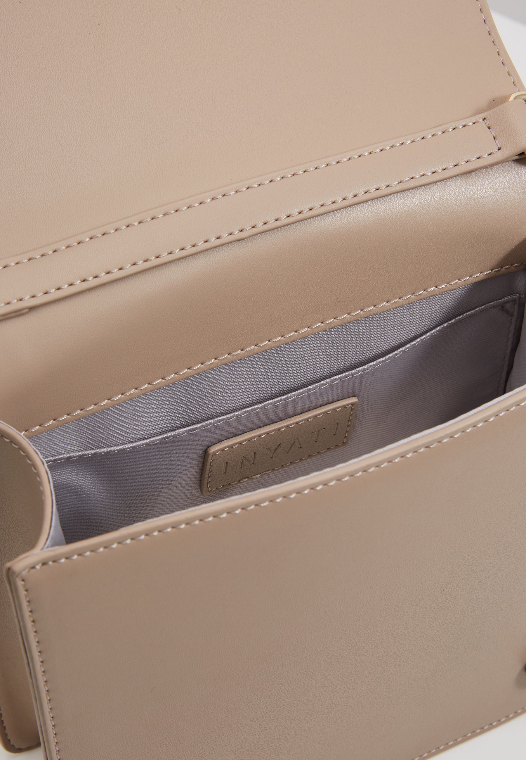 Inyati ABBEY Håndveske simply taupe Zalando.no Inyati ABBEY Håndveske black Zalando.no