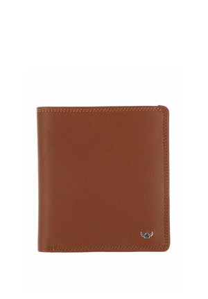 Portefeuille bifold en cuir marron avec coutures visibles et petit logo métallique dans le coin inférieur droit sur fond blanc.