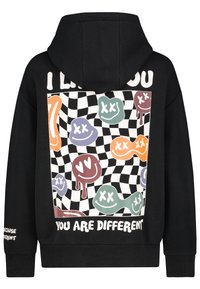 Zwarte hoodie met een kleurrijke print op de achterkant met lachende gezichten, een geblokt patroon en de tekst: "IK HOUD VAN JOU JIJ BENT VERSCHILLEND."