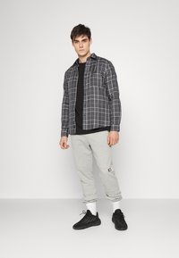 Only & Sons ONSLOKI - Camisa - stormy weather