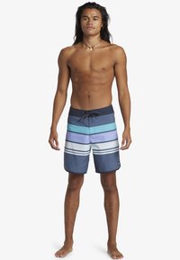 Quiksilver EVERYDAY STRIPE - Uimashortsit - byl